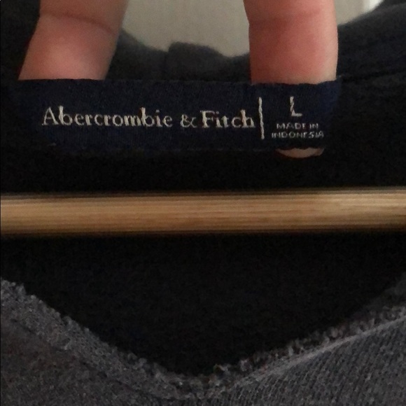 Abercrombie and Fitch sweatshirt - Picture 3 of 4